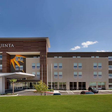 La Quinta Inn & Suites By Wyndham San Antonio Seaworld Lafb ภายนอก รูปภาพ