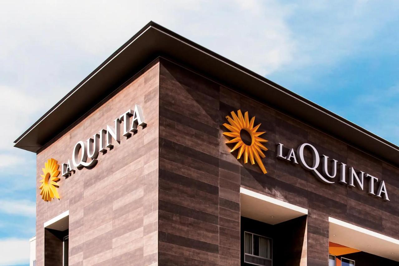 La Quinta Inn & Suites By Wyndham San Antonio Seaworld Lafb ภายนอก รูปภาพ