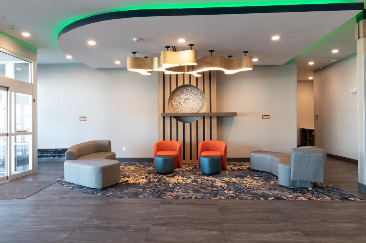 La Quinta Inn & Suites By Wyndham San Antonio Seaworld Lafb ภายนอก รูปภาพ