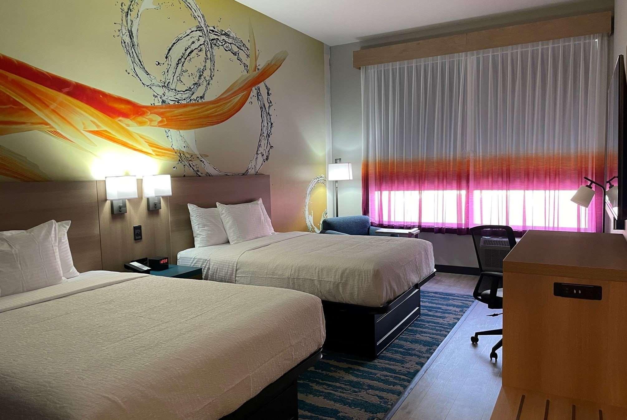 La Quinta Inn & Suites By Wyndham San Antonio Seaworld Lafb ภายนอก รูปภาพ
