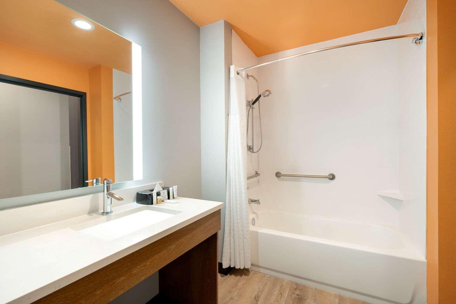 La Quinta Inn & Suites By Wyndham San Antonio Seaworld Lafb ภายนอก รูปภาพ